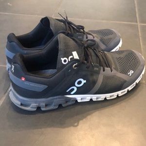 ON Cloud Men’s Running Shoes Size 10.5 Black Swiss